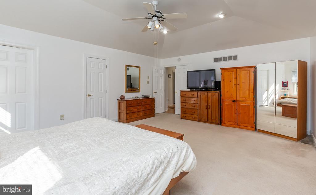 134 Chinaberry Dr