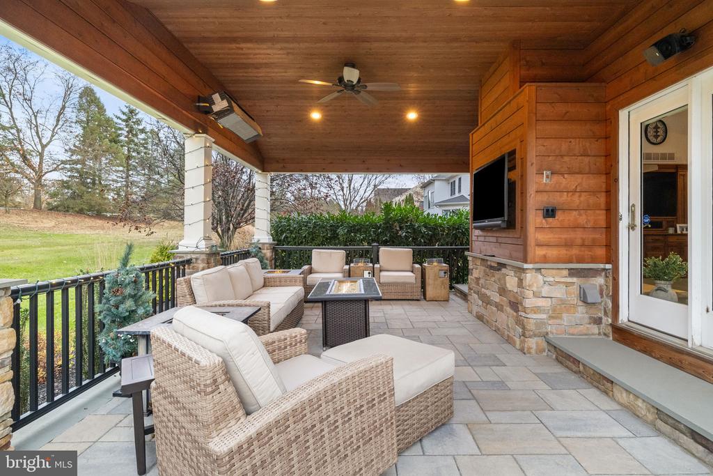 705 Broadmoor Dr
