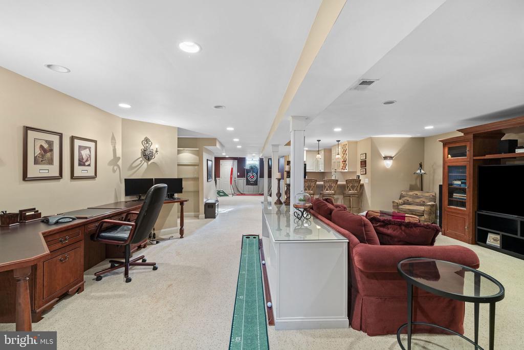 705 Broadmoor Dr