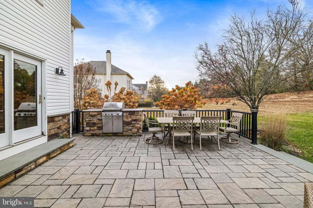 705 Broadmoor Dr