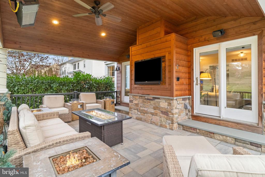 705 Broadmoor Dr