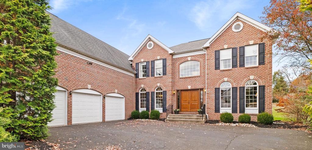 705 Broadmoor Dr