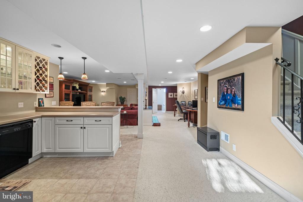 705 Broadmoor Dr