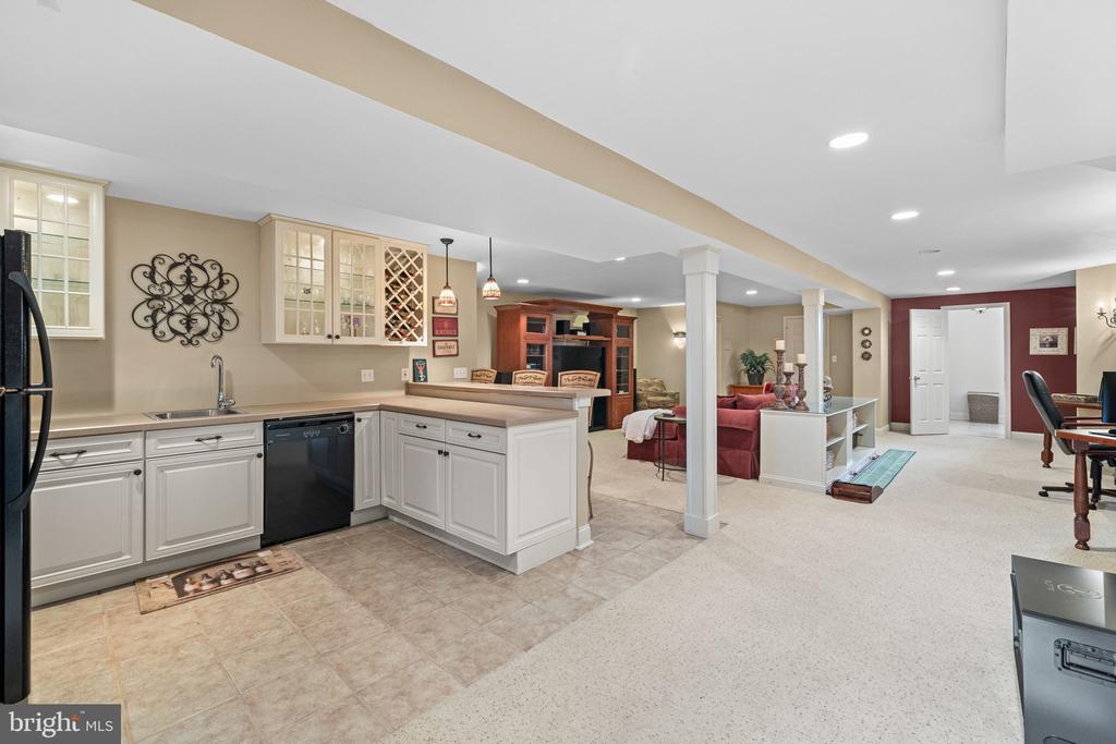 705 Broadmoor Dr
