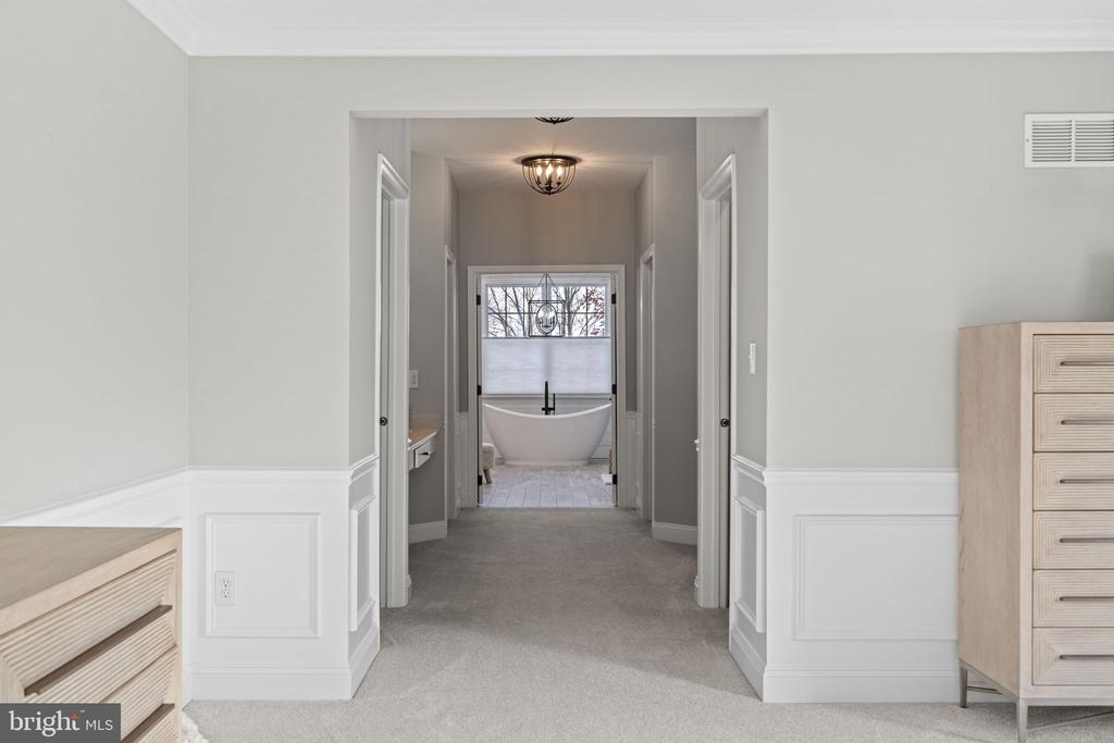 705 Broadmoor Dr