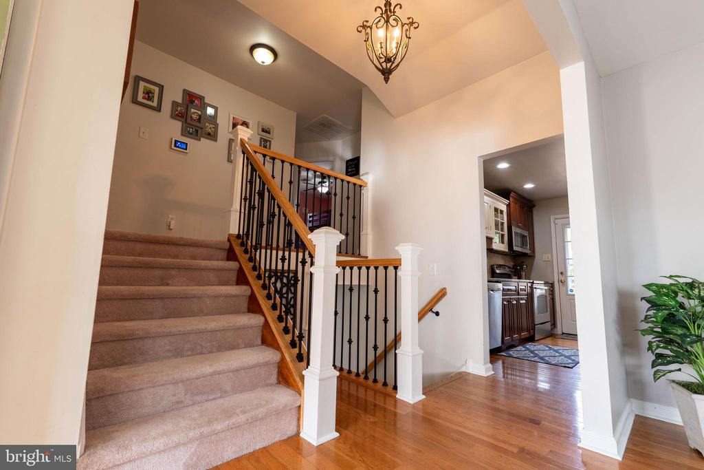 305 Llewellyn Rd