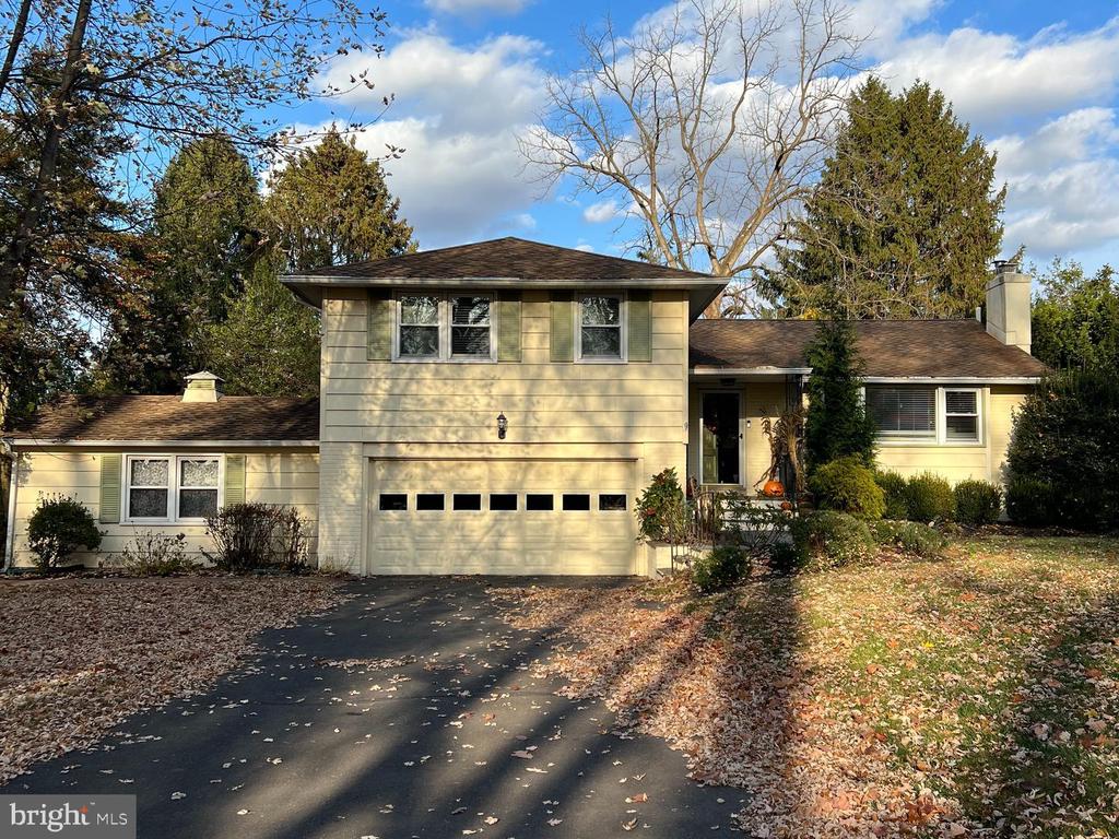 305 Llewellyn Rd