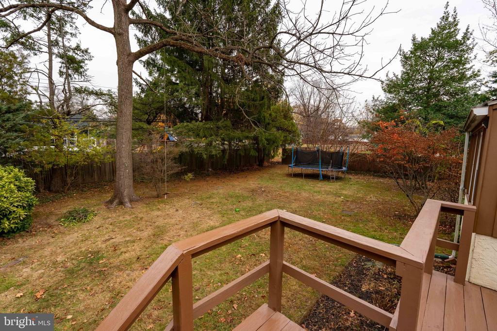 305 Llewellyn Rd