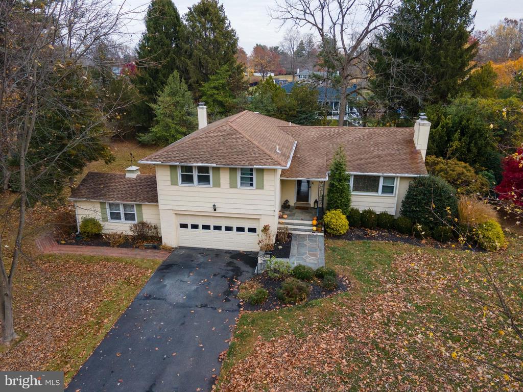 305 Llewellyn Rd