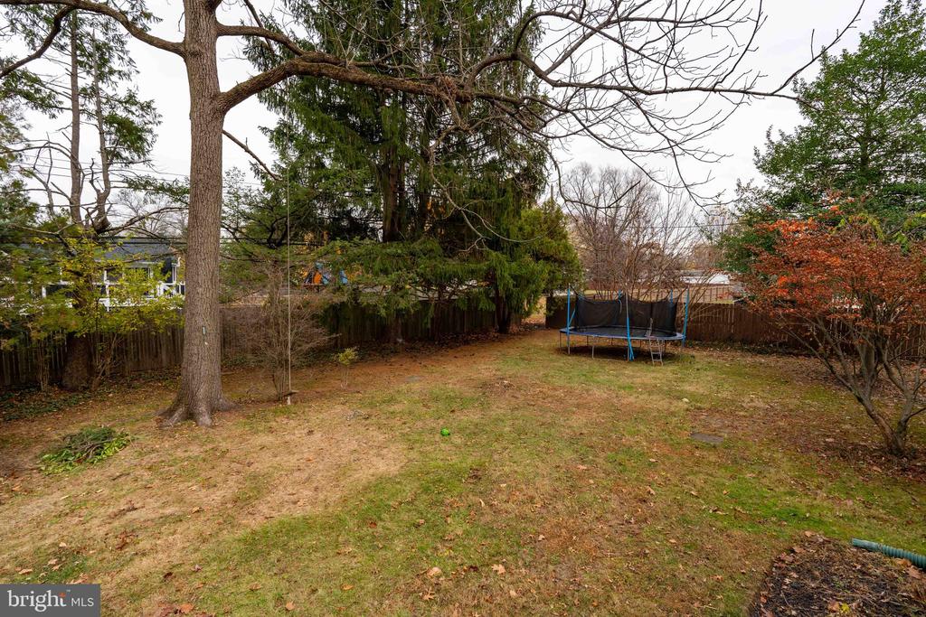 305 Llewellyn Rd