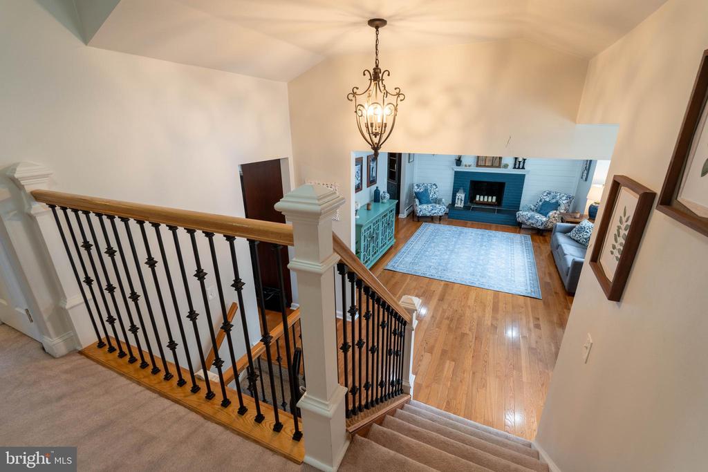 305 Llewellyn Rd