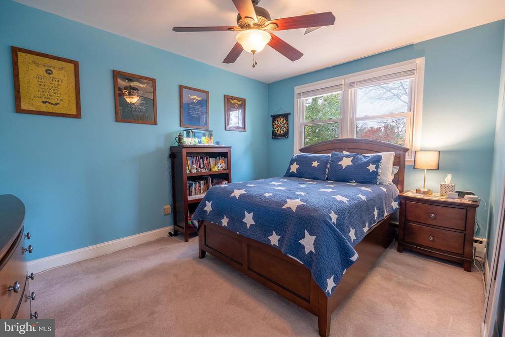 305 Llewellyn Rd
