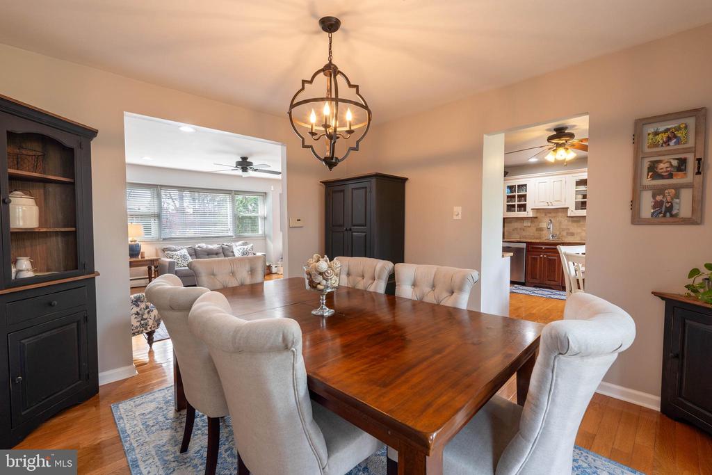 305 Llewellyn Rd