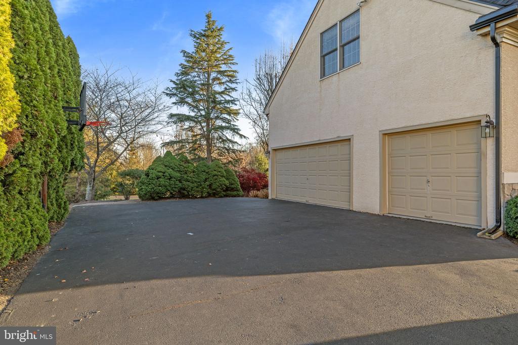 399 Highgate Drive