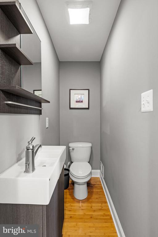 334 W 10th Ave