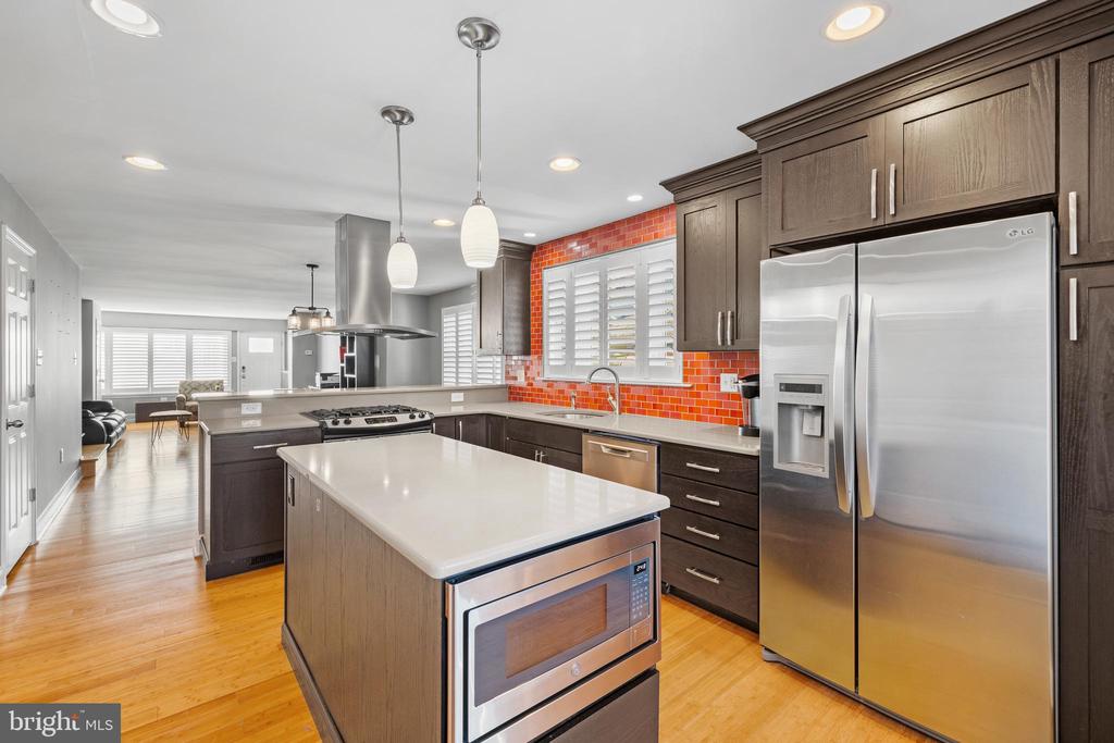 334 W 10th Ave