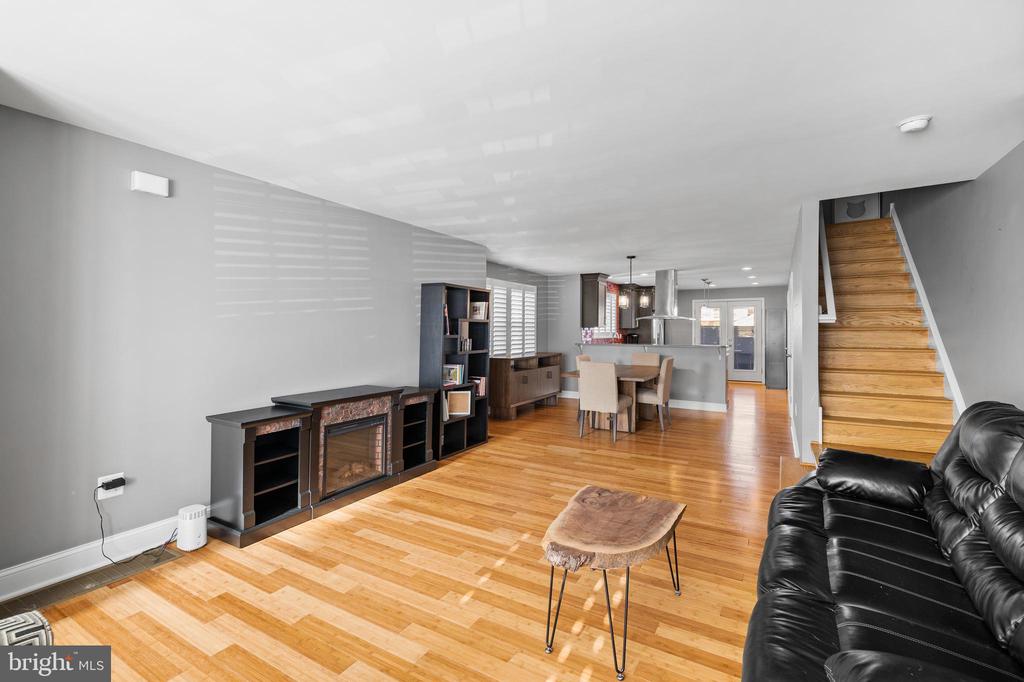 334 W 10th Ave
