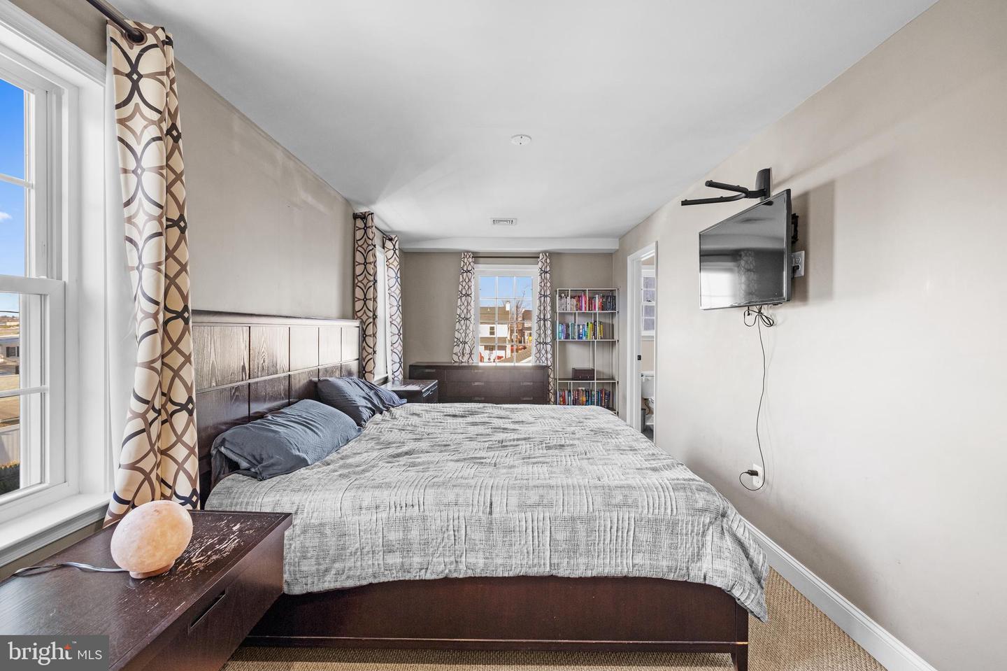 334 W 10th Ave