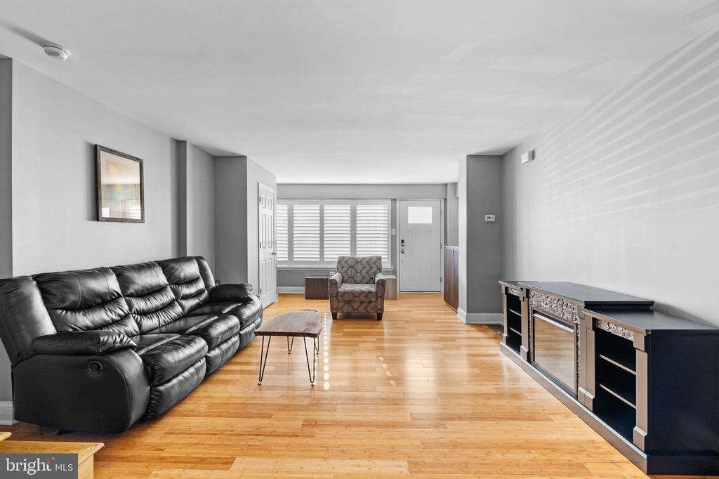 334 W 10th Ave