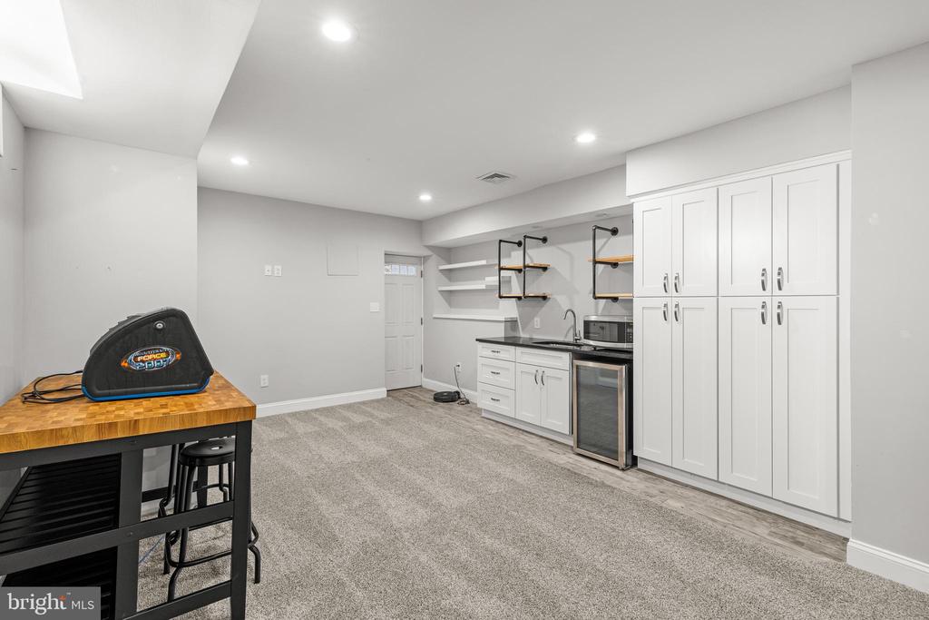 334 W 10th Ave