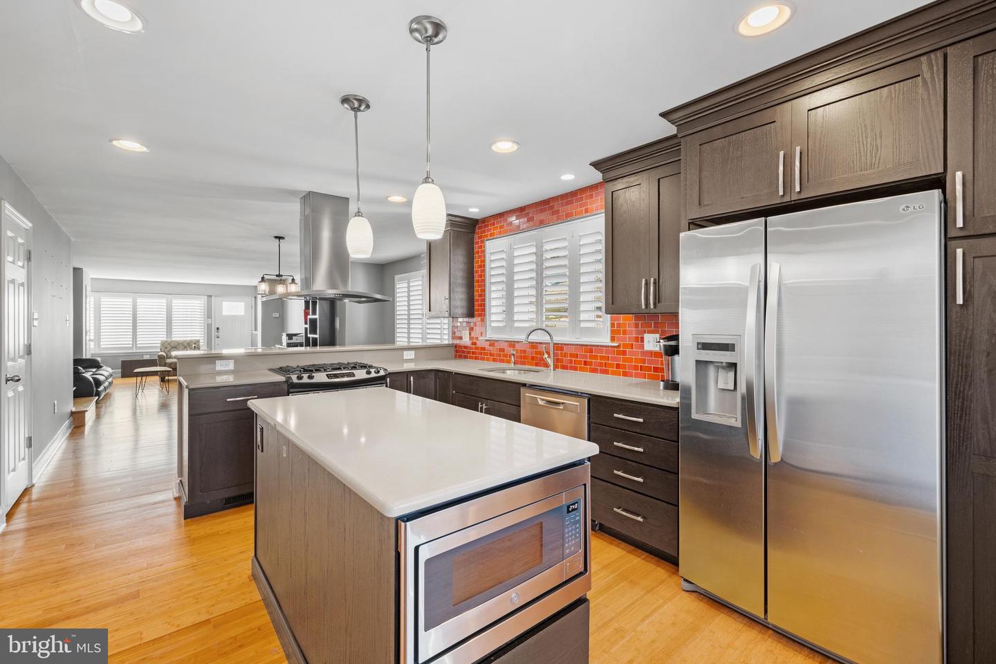 334 W 10th Ave