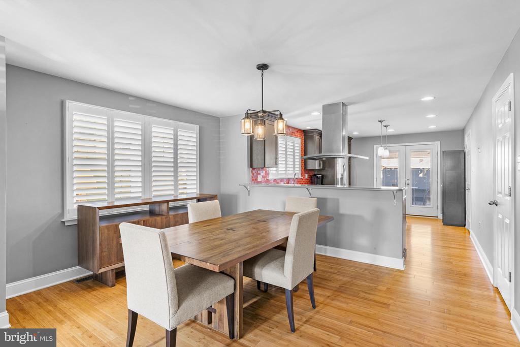 334 W 10th Ave
