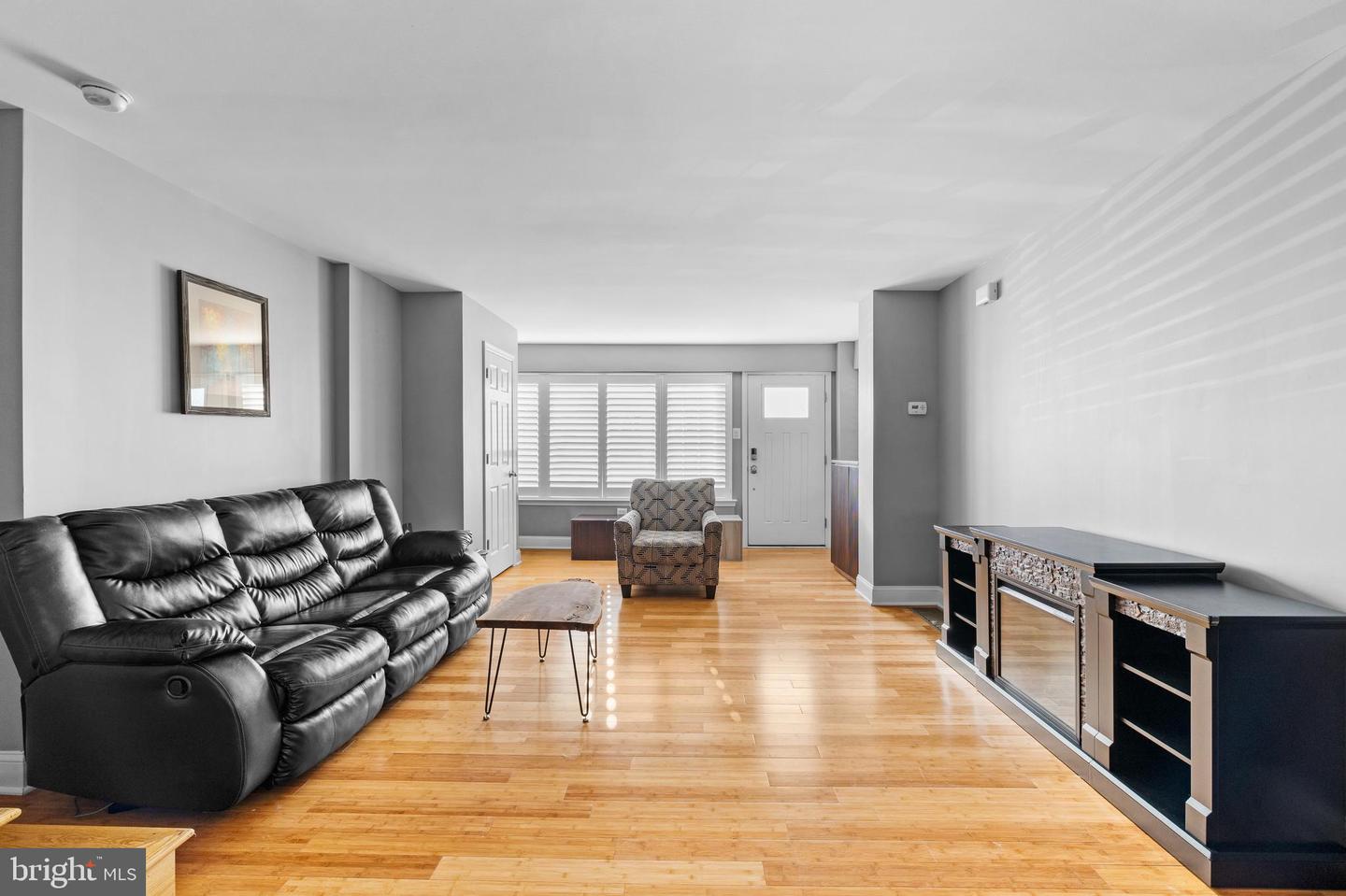 334 W 10th Ave