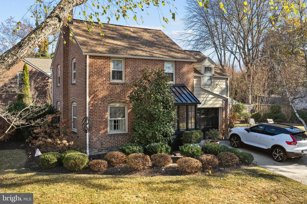 716 Glendalough Rd