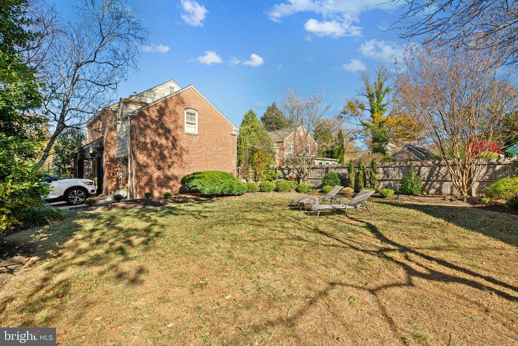 716 Glendalough Rd
