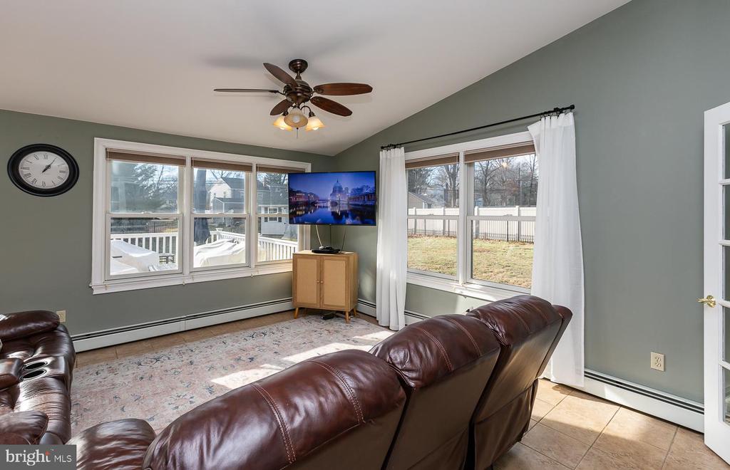 1608 Winding Dr