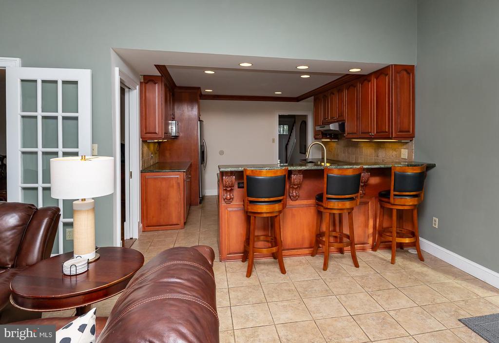 1608 Winding Dr