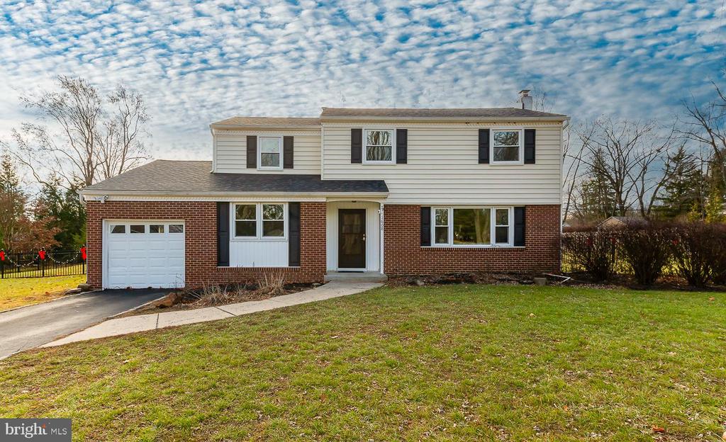 1608 Winding Dr