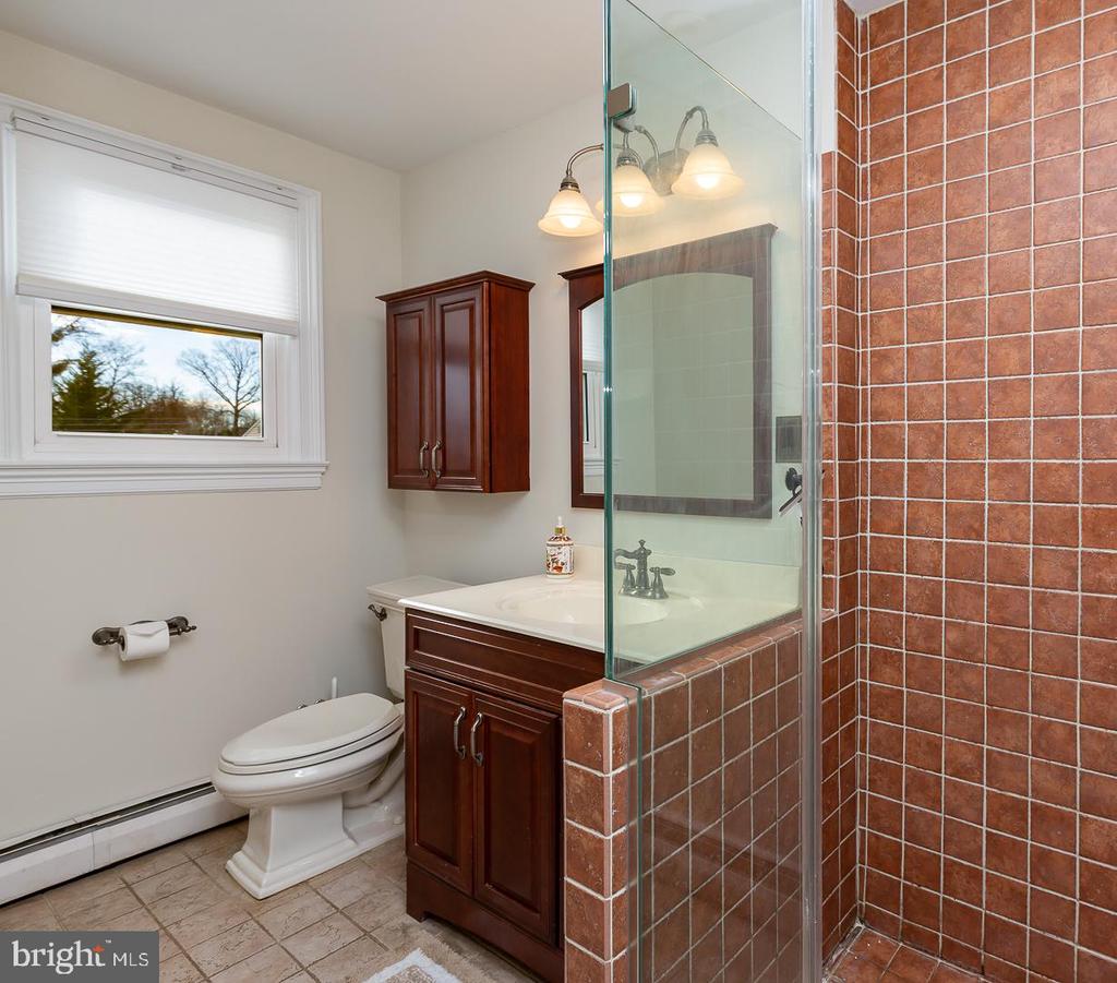 1608 Winding Dr