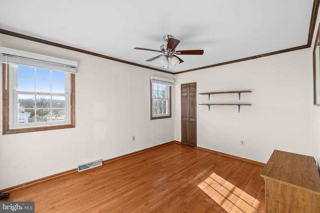 1509 Fairview Way