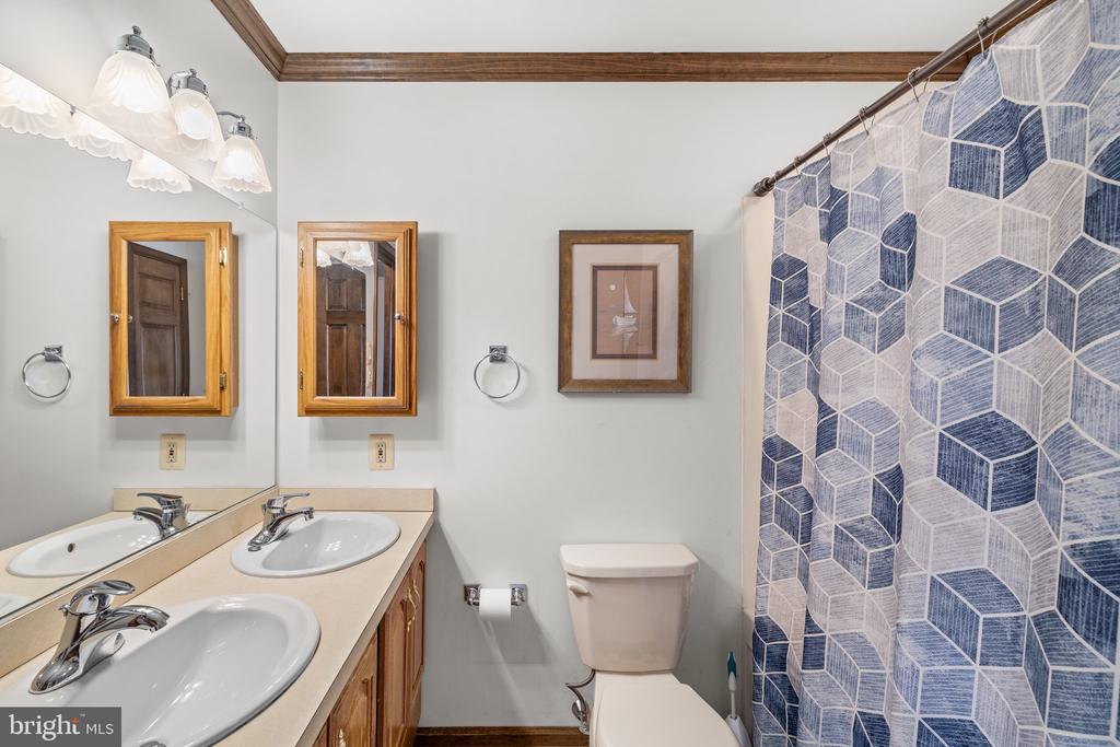 1509 Fairview Way