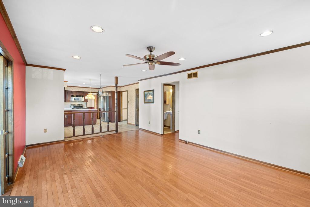 1509 Fairview Way