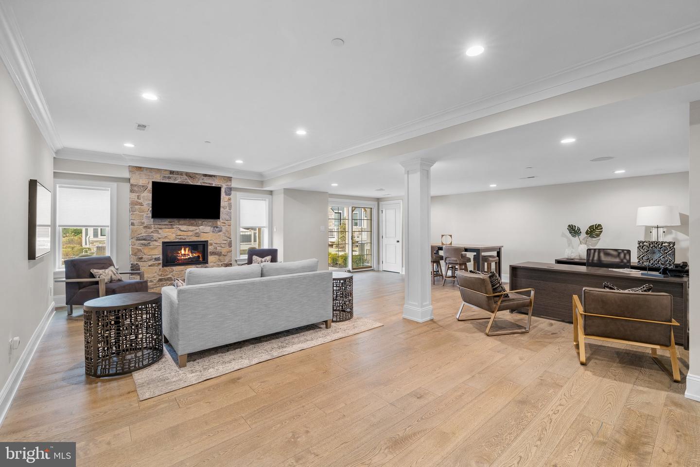 800 Grayson Ln