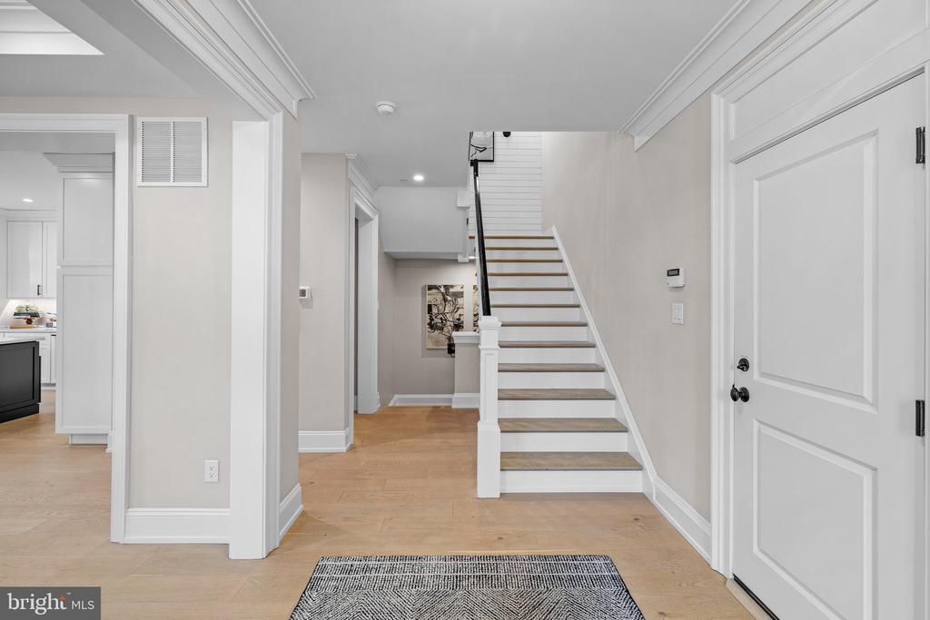 800 Grayson Ln