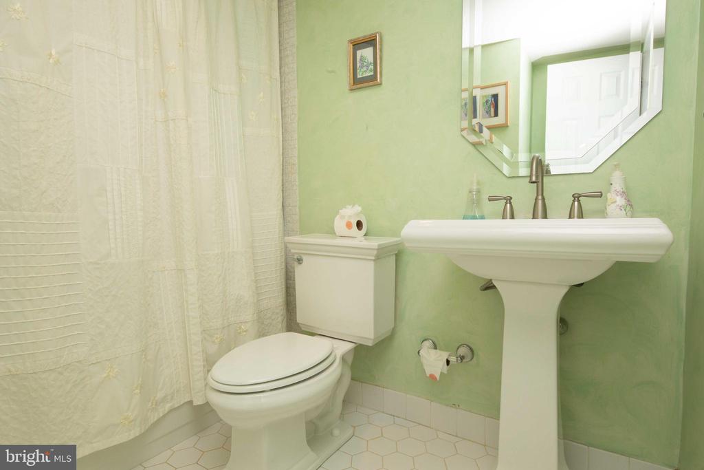 100 West Ave #310-W
