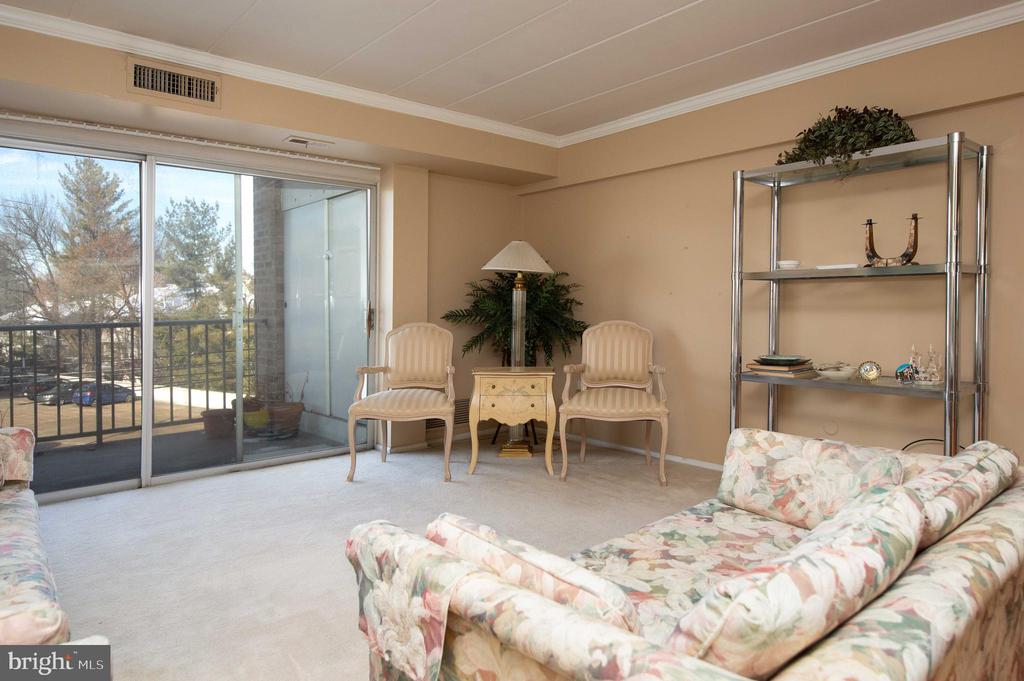 100 West Ave #310-W