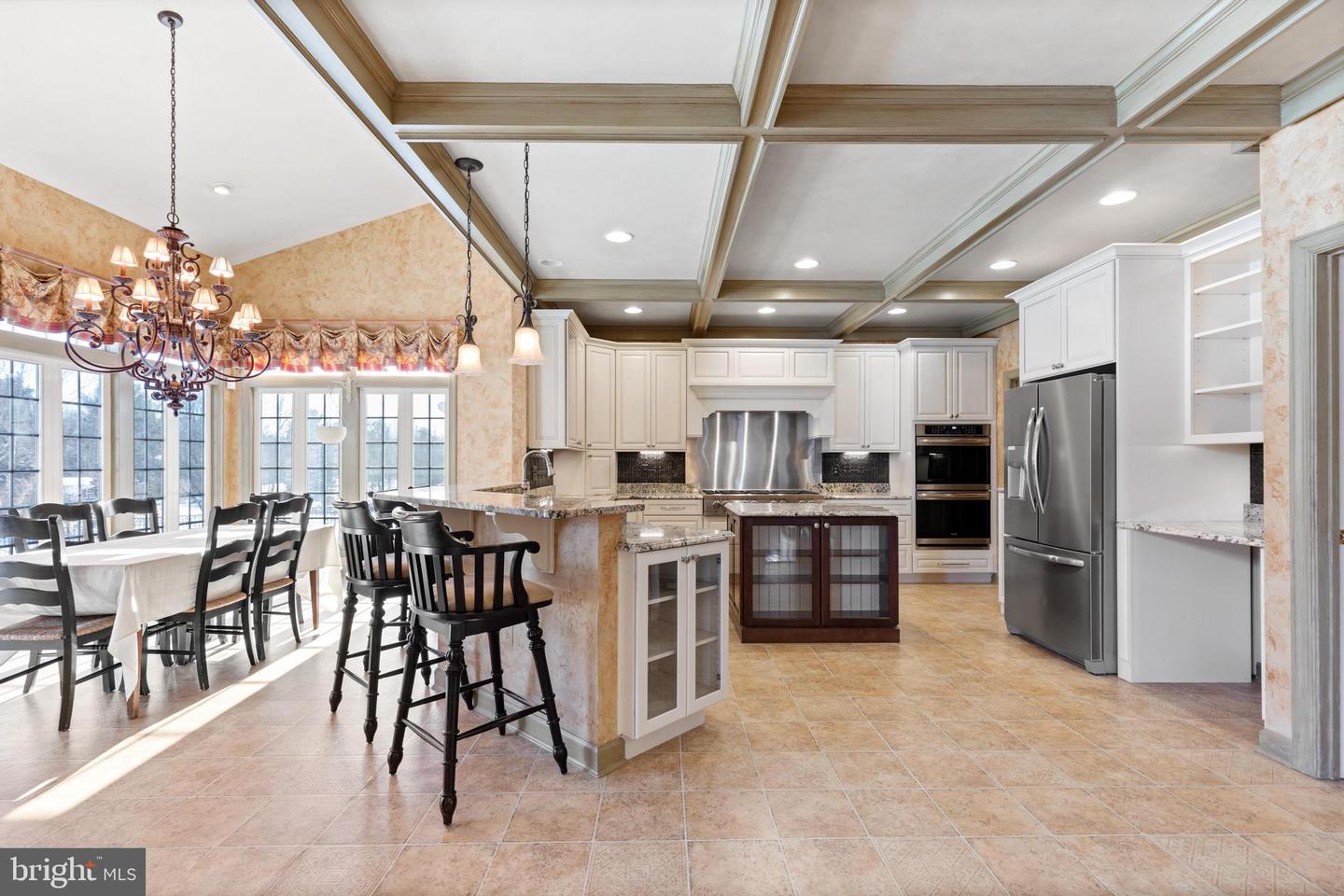 1118 Perry Ln