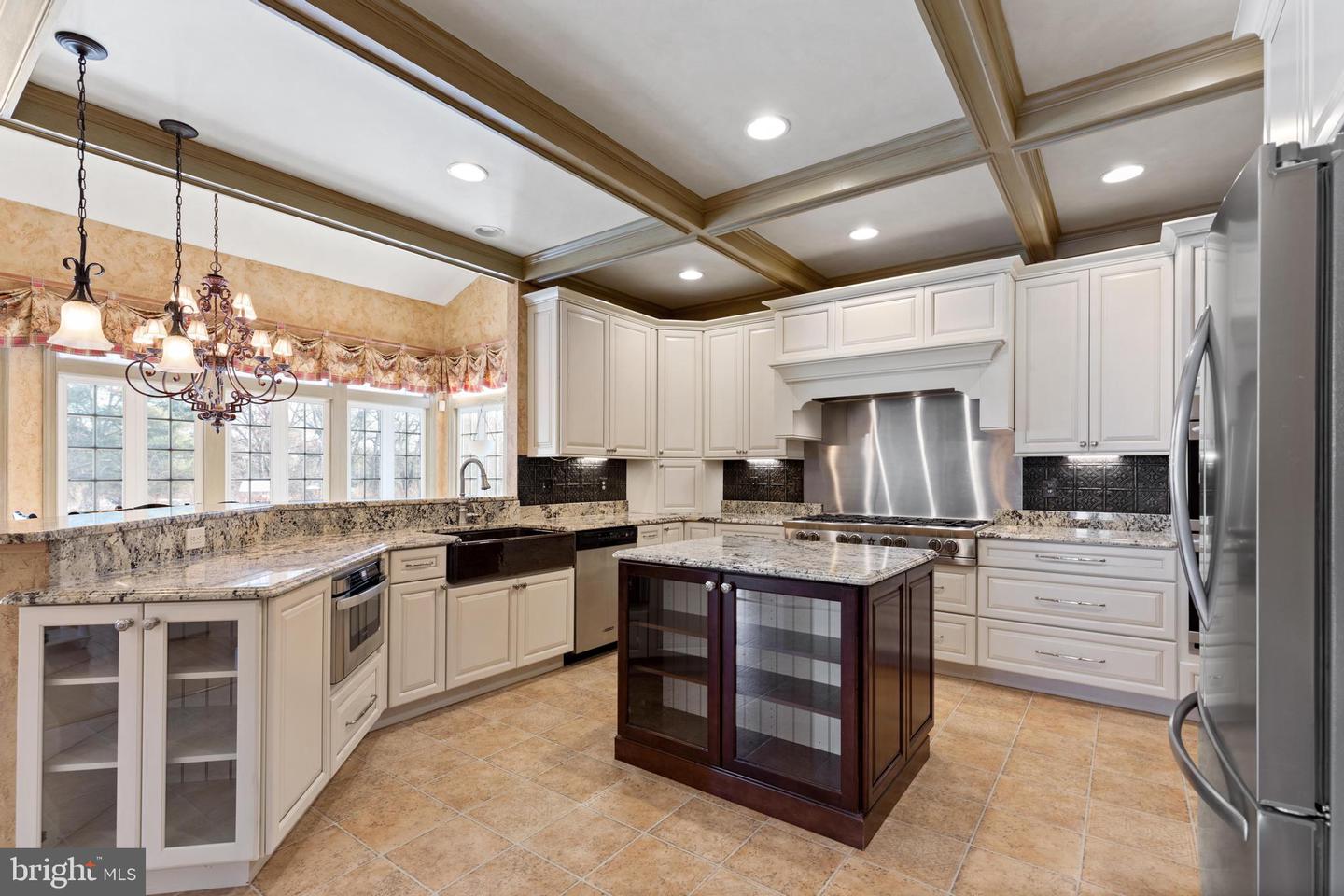1118 Perry Ln