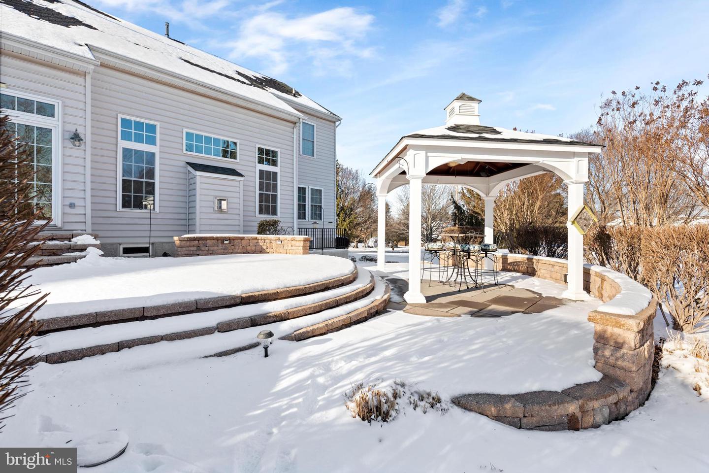 1118 Perry Ln