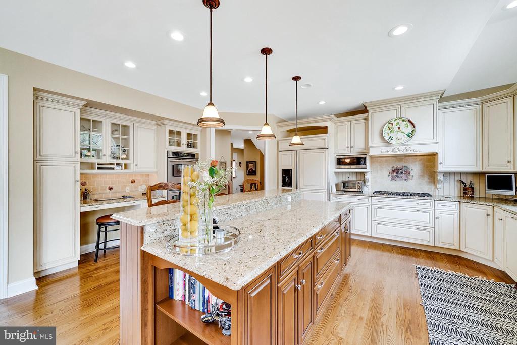 537 Monticello Ln