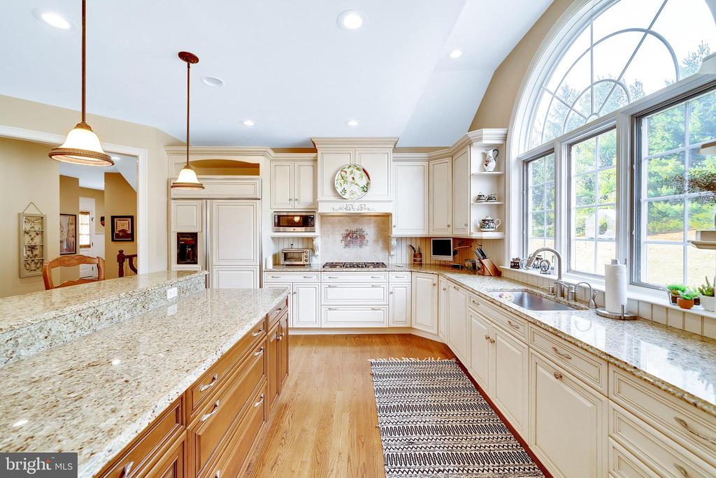 537 Monticello Ln