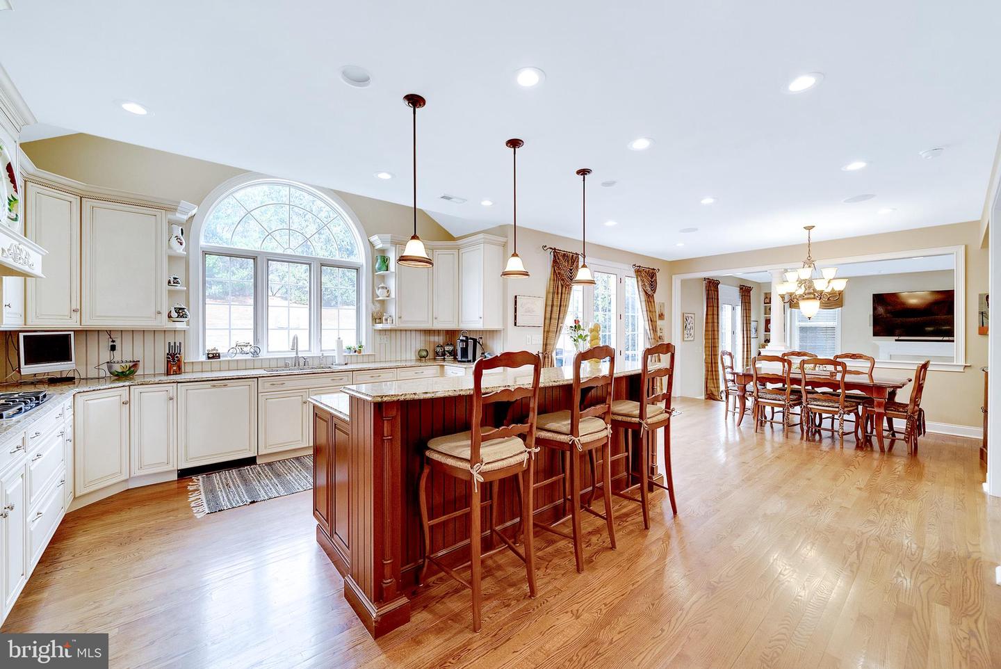 537 Monticello Ln