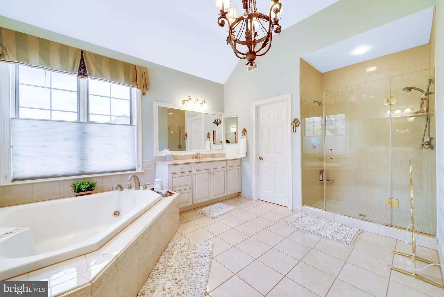 537 Monticello Ln
