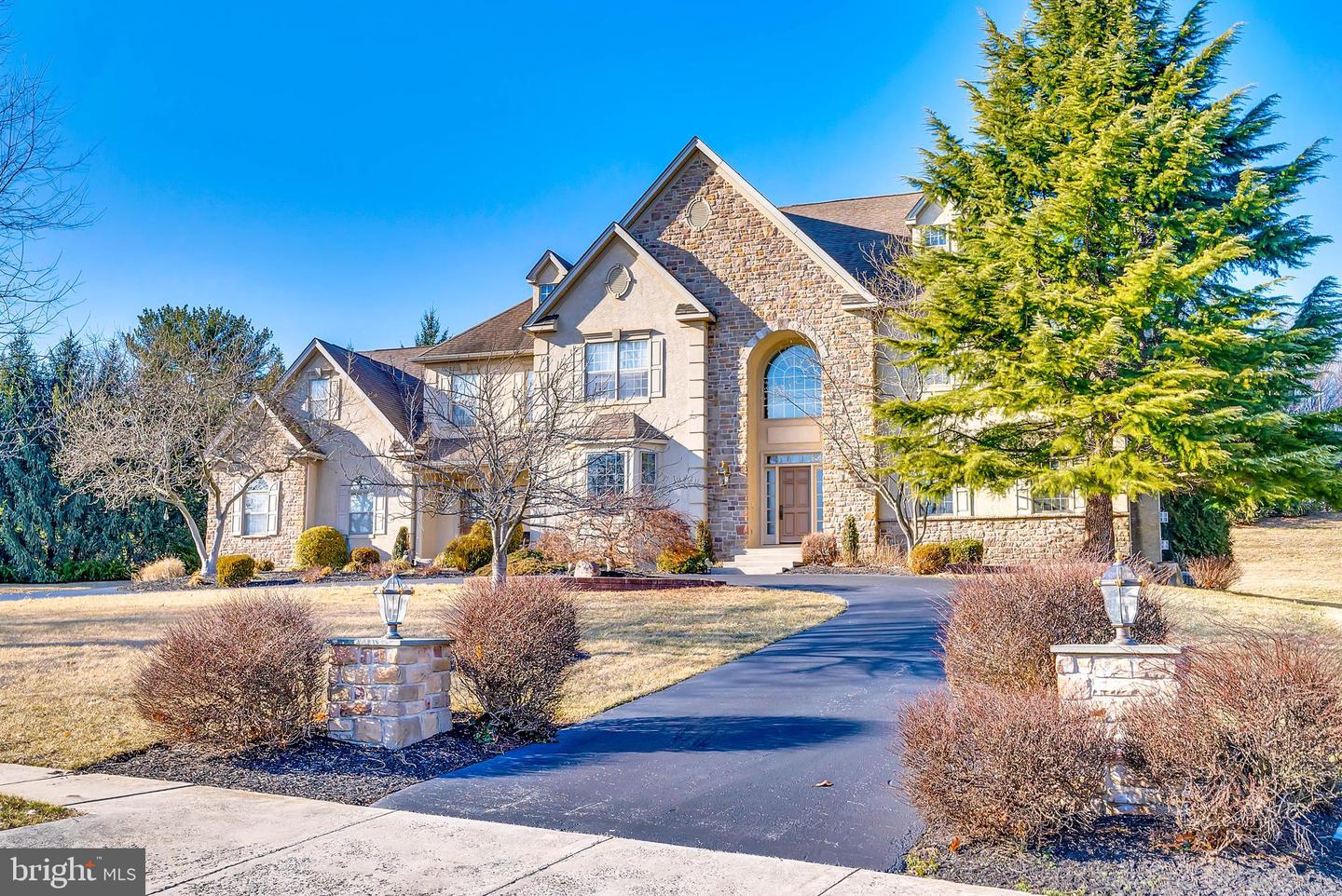 537 Monticello Ln
