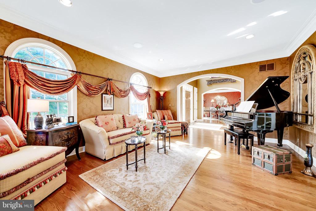 537 Monticello Ln