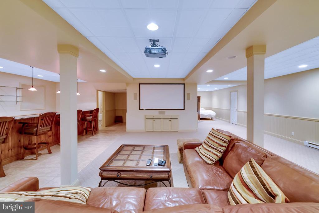 537 Monticello Ln